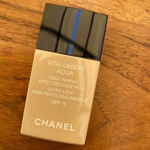NIB Chanel Vitalumiere Aqua SPF Makeup 30 Beige$50